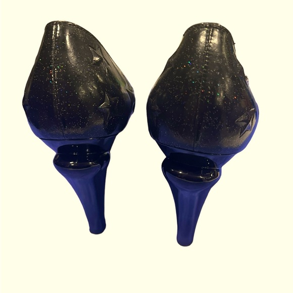 Chanel Black Glitter Star Embossed Patent Leather CC Embellished Platform Pumps - Picture 9 of 16